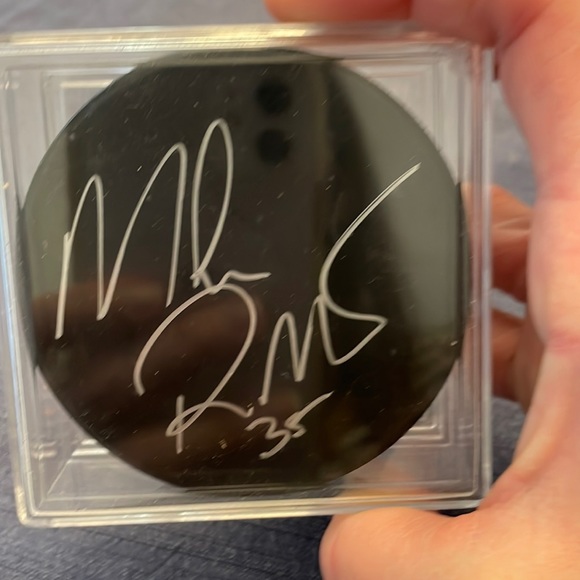 Other - autographed Mike Richter Team USA hockey puck in case